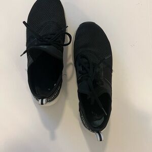 New Balance Black Sneakers